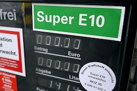 Zapfsäule mit Super E10