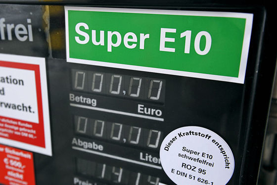 Zapfsäule mit Super E10