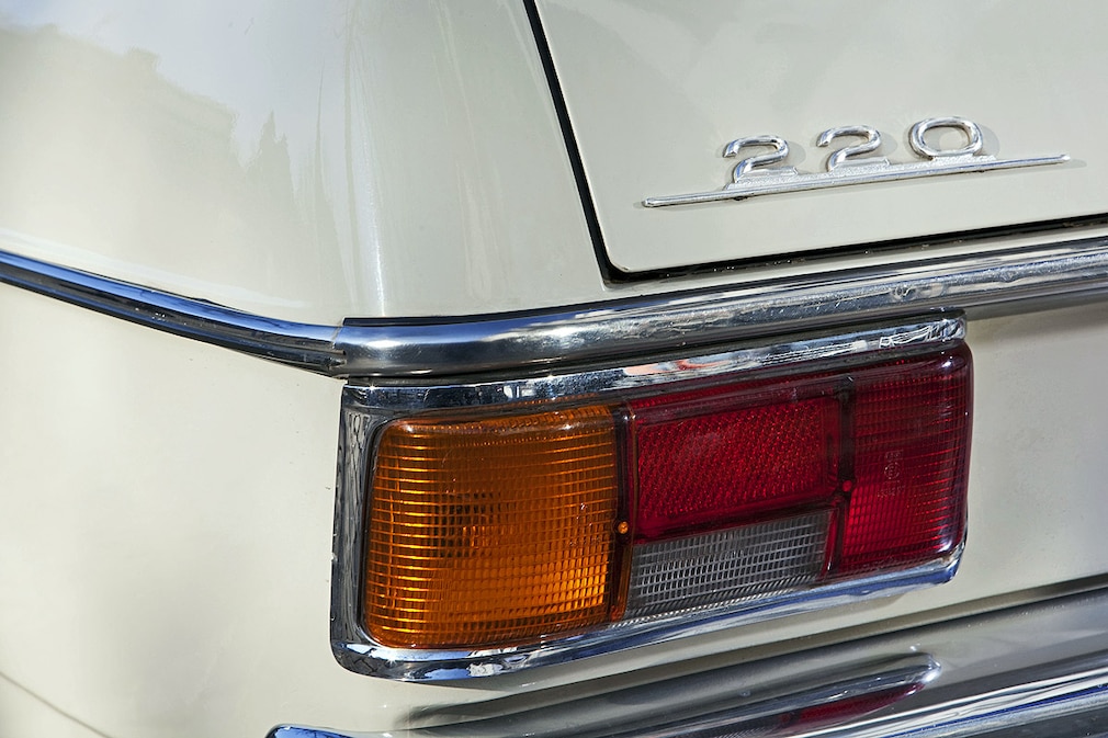 Mercedes Benz /8 220