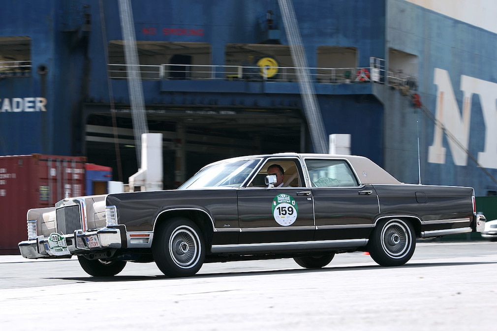 159 Lincoln Continental Town Car (1979)