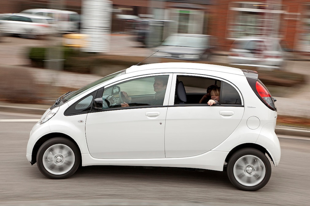 Peugeot iOn Elektroauto im Alltag