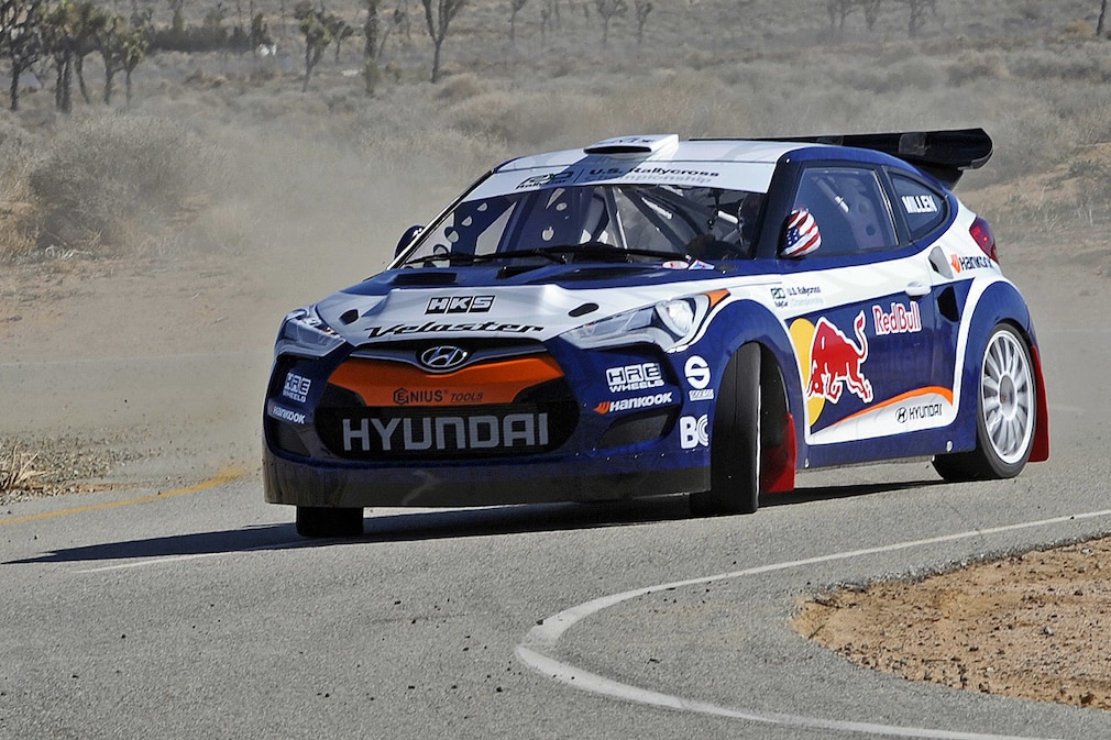 Hyundai Veloster Rallye Car