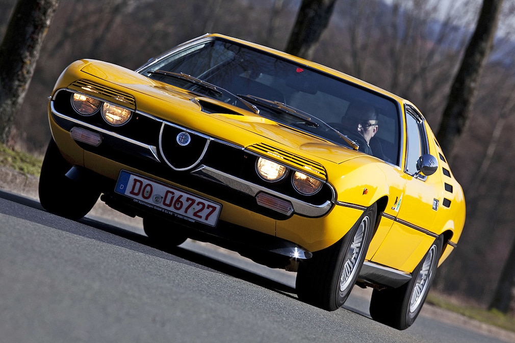 Alfa Romeo Montreal