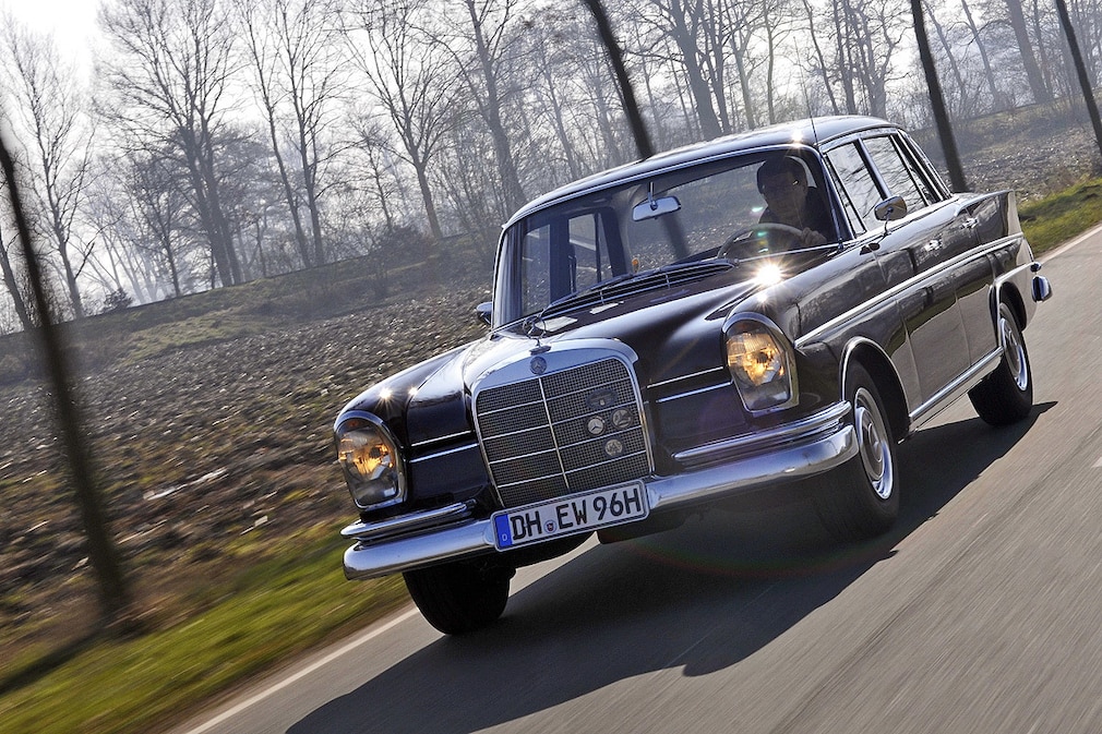 Mercedes-Benz 300 SE (W112)