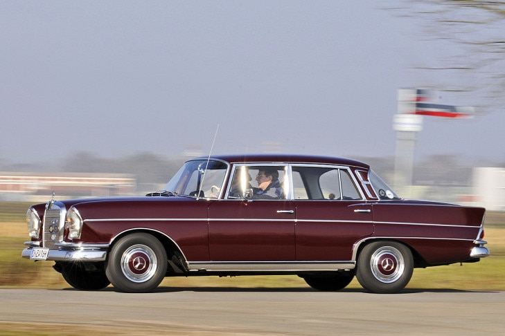 Mercedes-Benz 300 SE (W112)