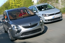 Opel Zafira Tourer VW Touran
