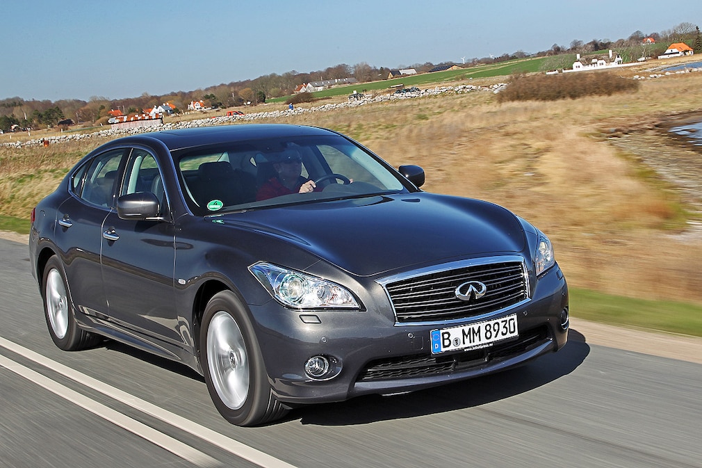 Infiniti M30d GT
