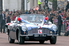 William und Kate im Aston Martin DB6