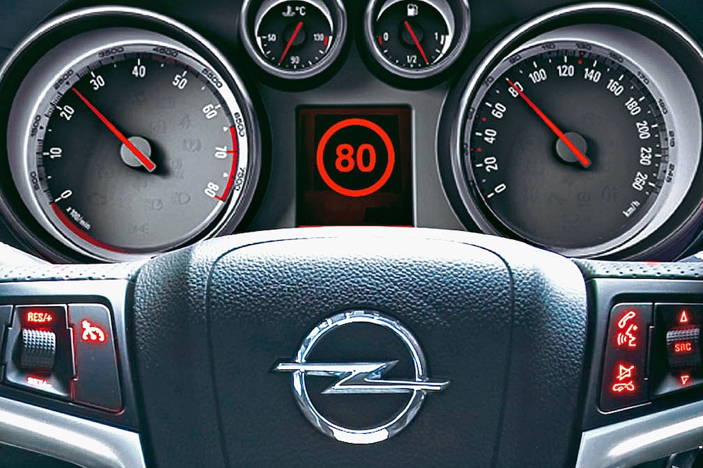 Opel Insignia konnte als erster Schilder lesen