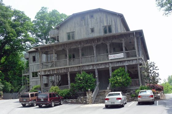 Esmeralda Inn in Lake Lure