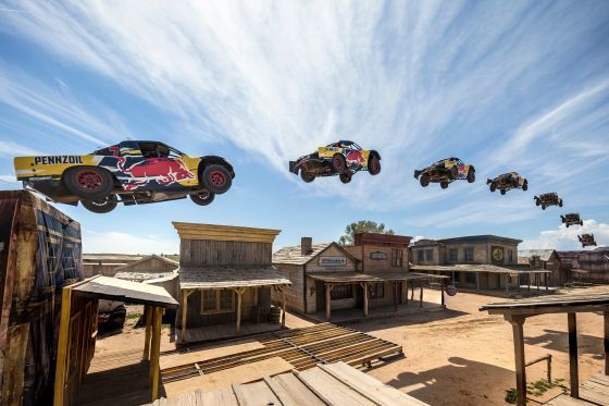 Weltrekord-Sprung mit Buggy