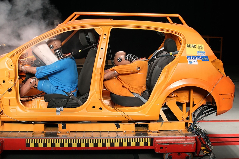 ADAC-Crashtest für Hinterbänkler