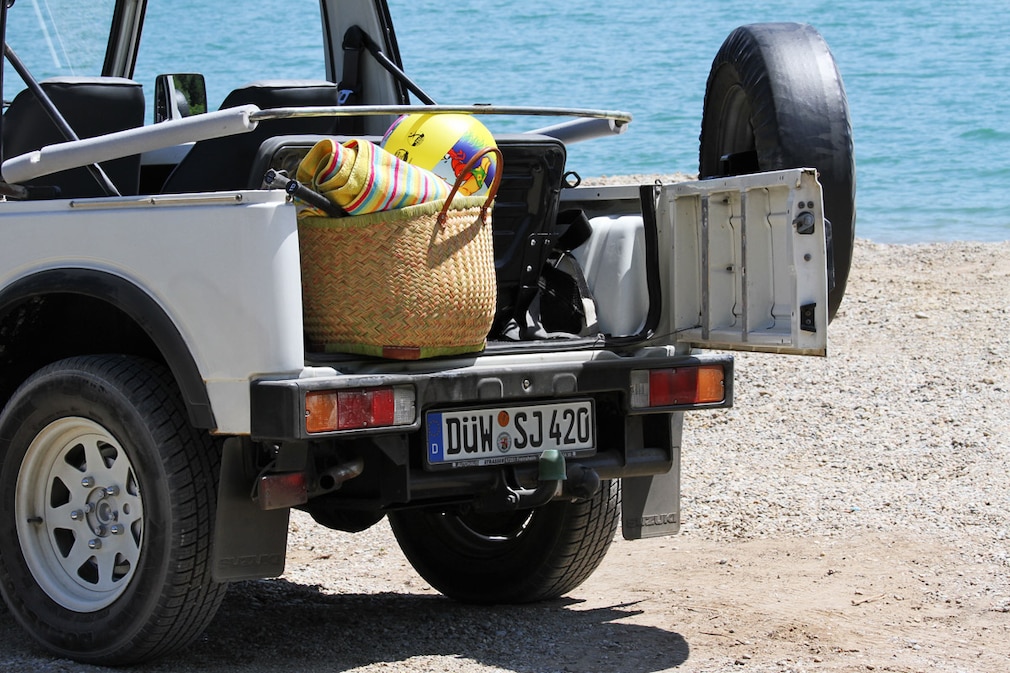 Suzuki SJ 410