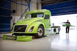 Volvo-Truck "Mean Green"