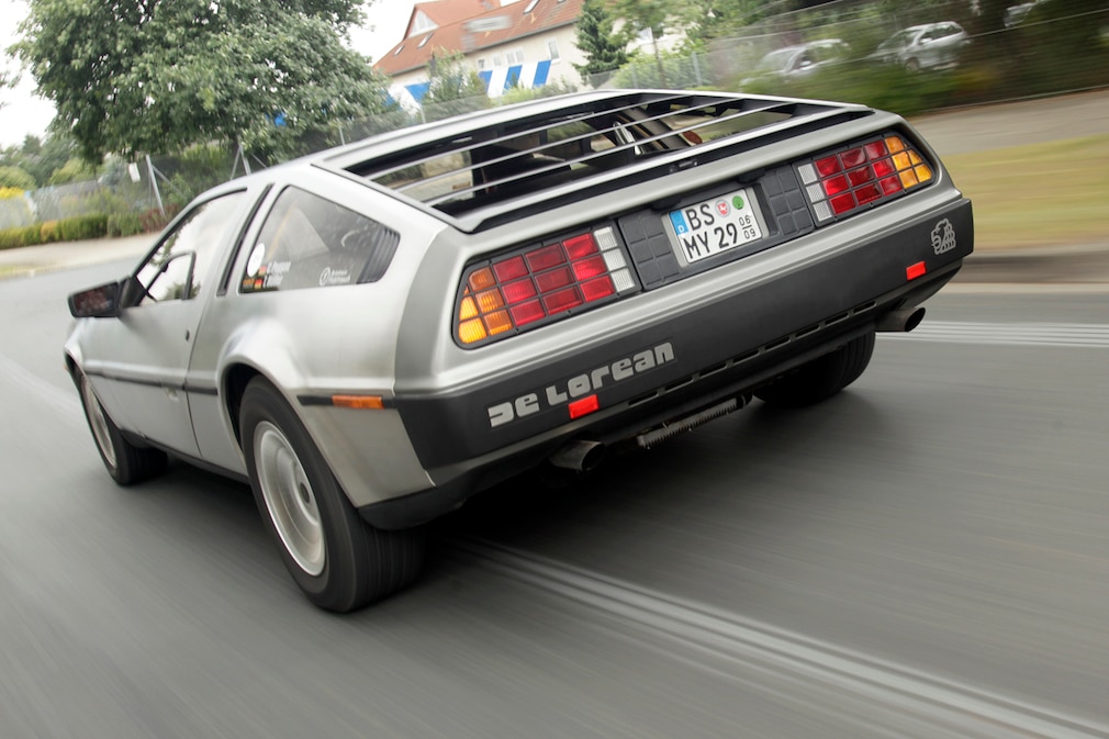DeLorean DMC-12