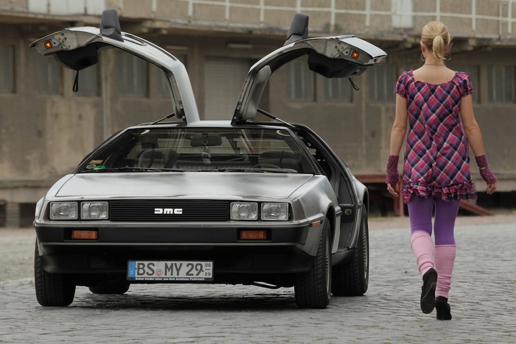 DeLorean DMC-12
