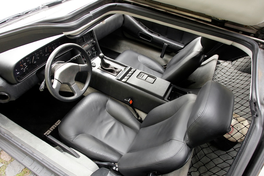 DeLorean DMC-12