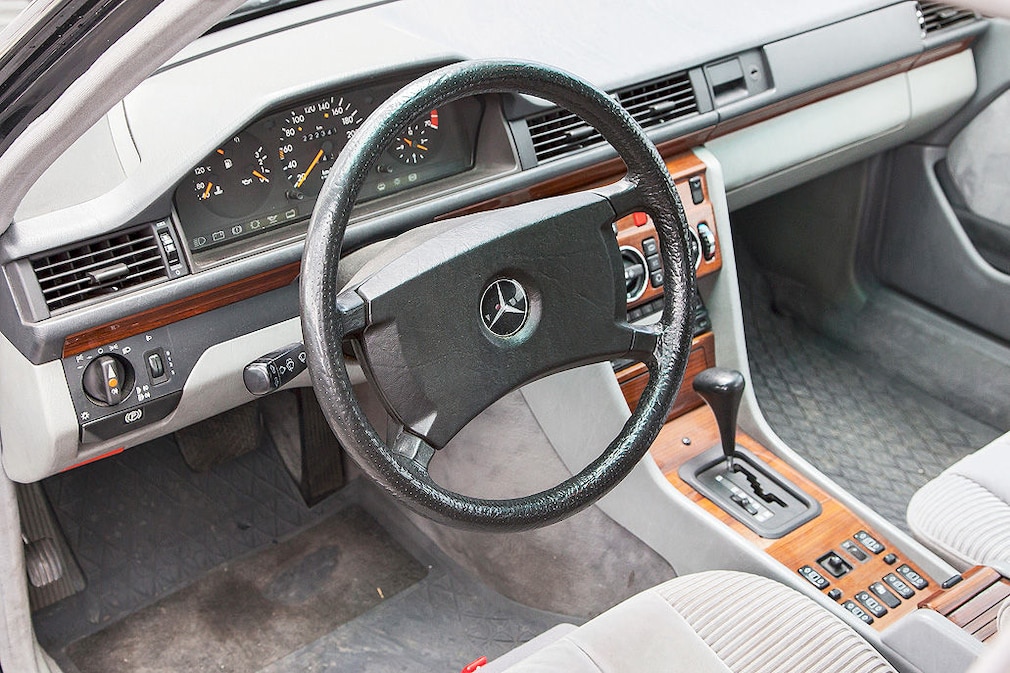 Mercedes 260 E lang (1991)