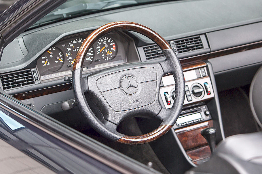Mercedes E 220 Cabrio Final Edition (1997)