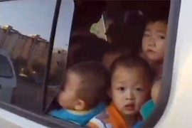 China: 64 Schüler im Van