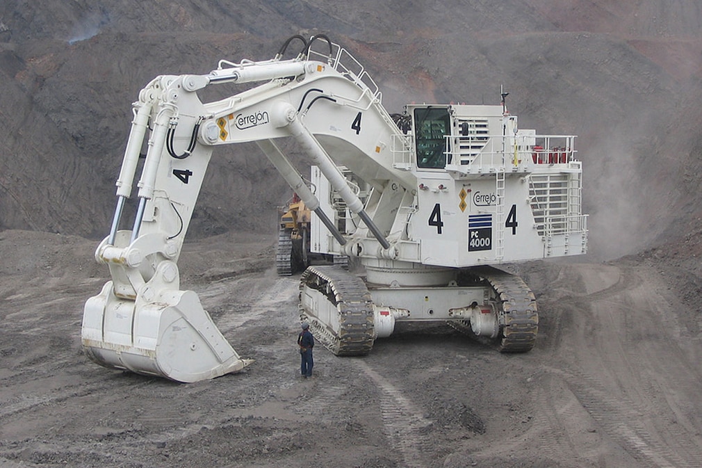 Komatsu PC8000