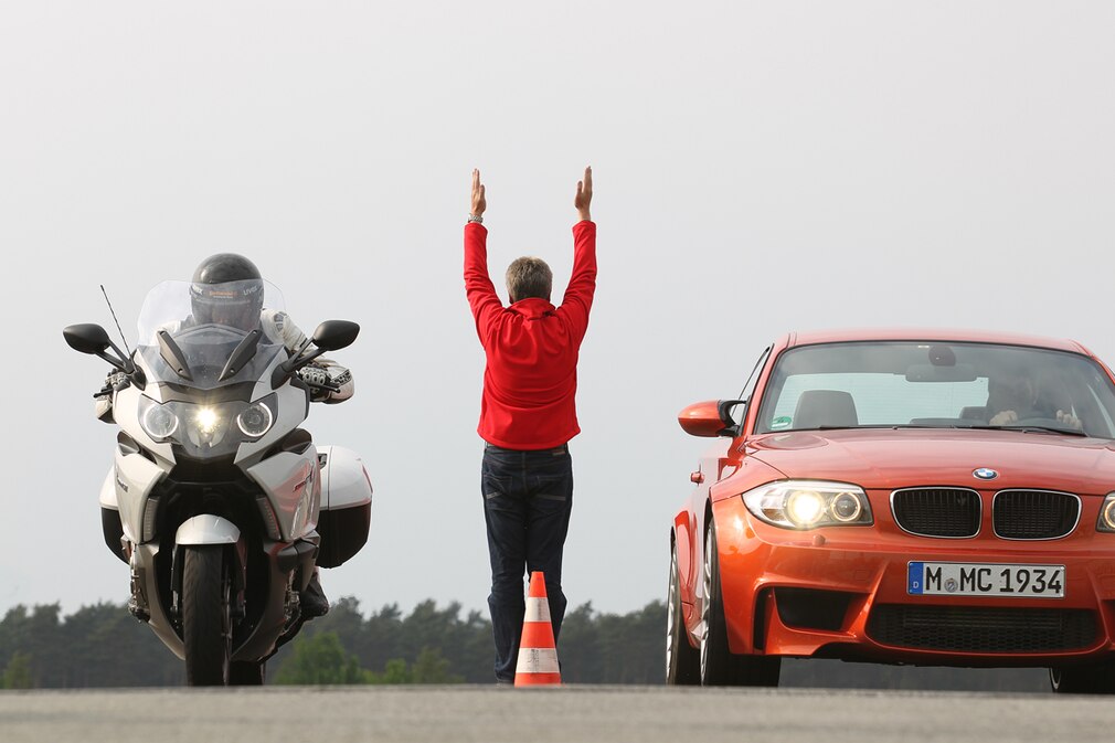 BMW 1er M Coupé vs BMW K 1600 GT
