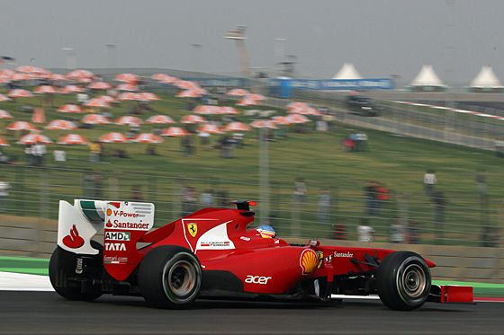 Vettel gewinnt Indien-Premiere
