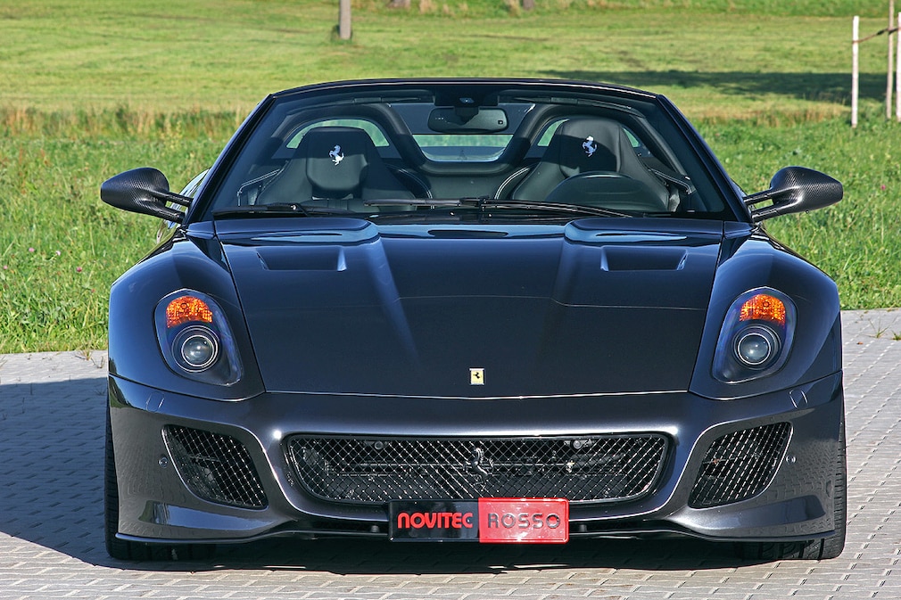 Ferrari SA Aperta Novitec Rosso
