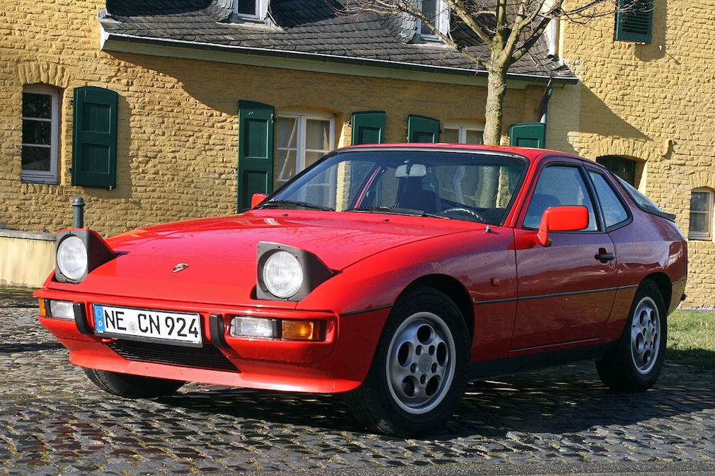 173 Porsche 924 S (1986)