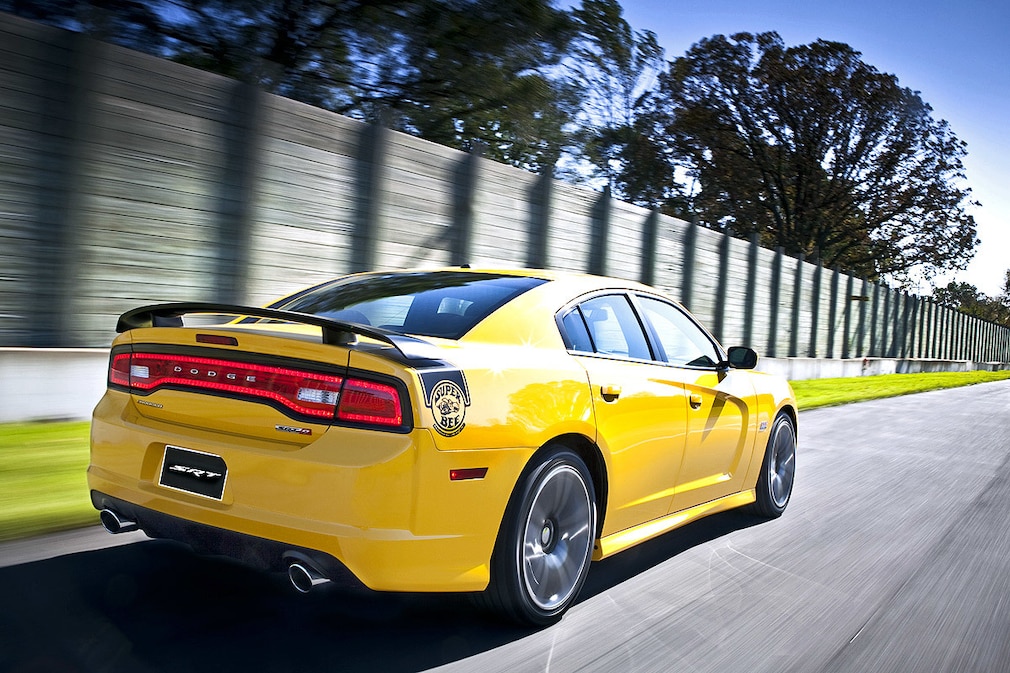 Dodge Charger SRT8 Super Bee