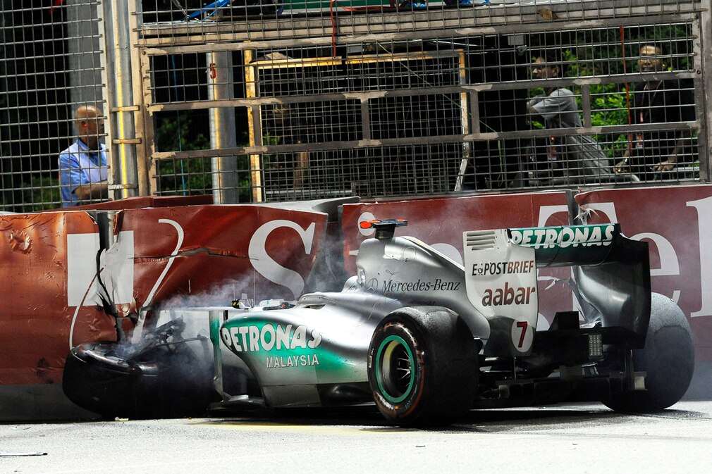 Unfall Michael Schumacher Team Mercedes Singapur