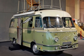 Mikafa-Reisemobil mit Dachterasse