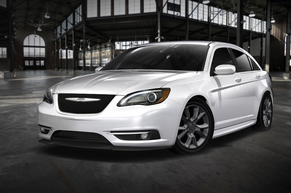 Chrysler 200 Super S: Detroit Auto Show 2012