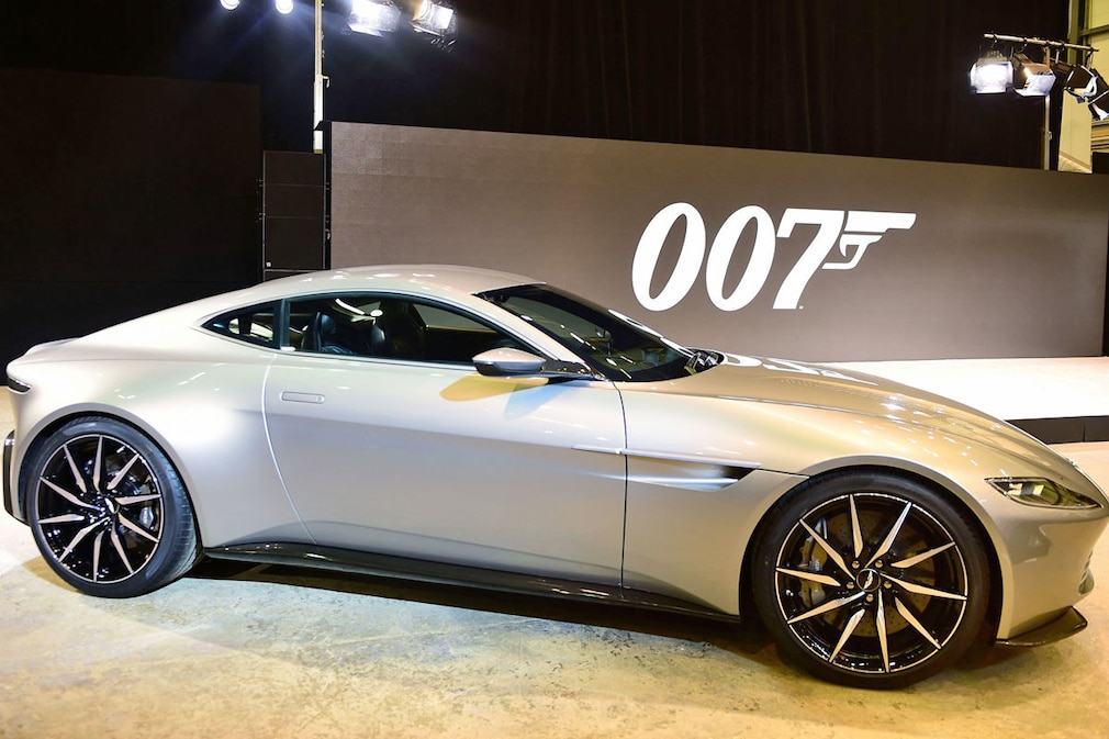 Aston Martin DB5 James Bond 007 Skyfall mit Daniel Craig AUTO BILD Klassik