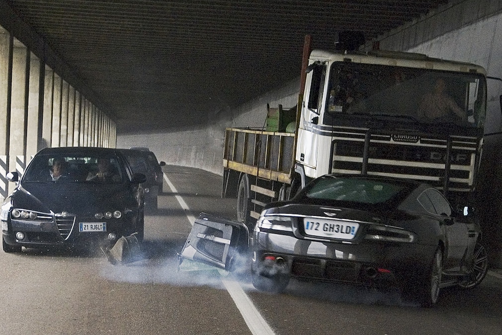 Aston Martin DBS James Bond 007 Daniel Craig Ein Quantum Trost