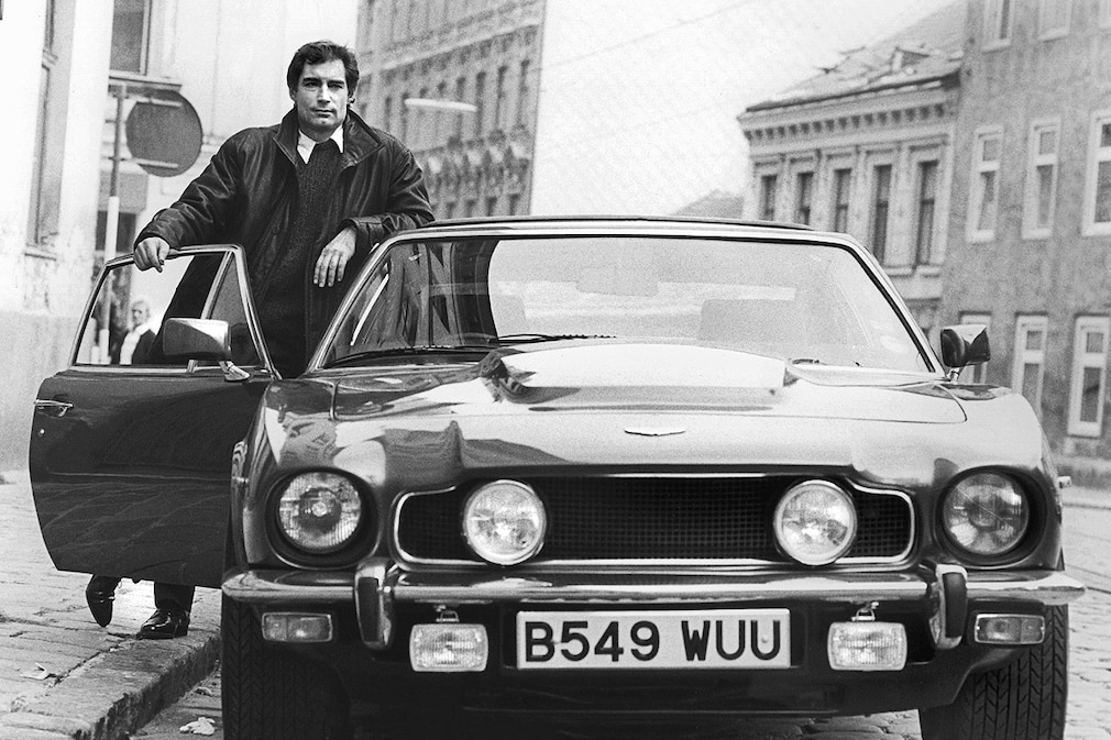 Aston Martin V8 Vantage James Bond 007 Timothy Dalton Der Hauch des Todes