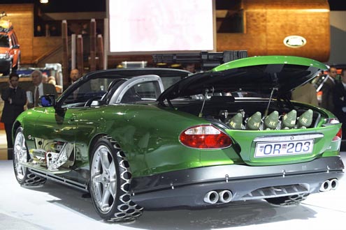 Jaguar XK8 James Bond 007 Pierce Brosnan Stirb an einem anderen Tag