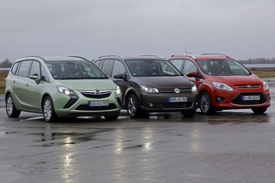Opel-Van greift Touran an