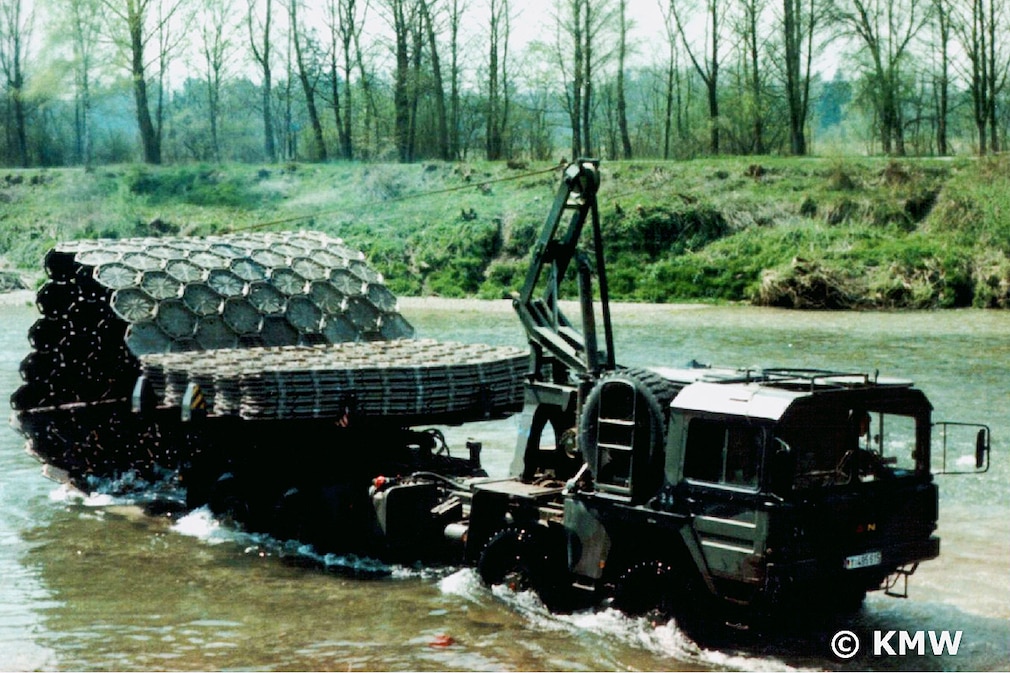 Bilder: Truppentransporter GTK Boxer Bilder: Truppentransporter GTK Boxer