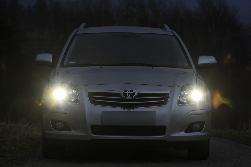 Blinde Xenonleuchten Toyota Avensis