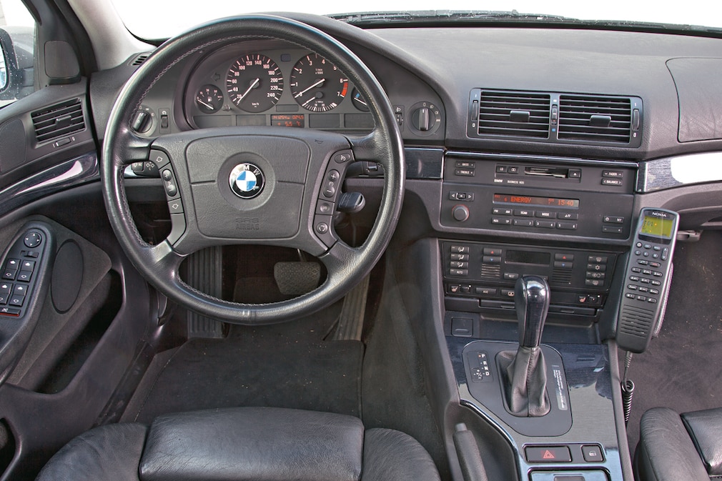 BMW 523i