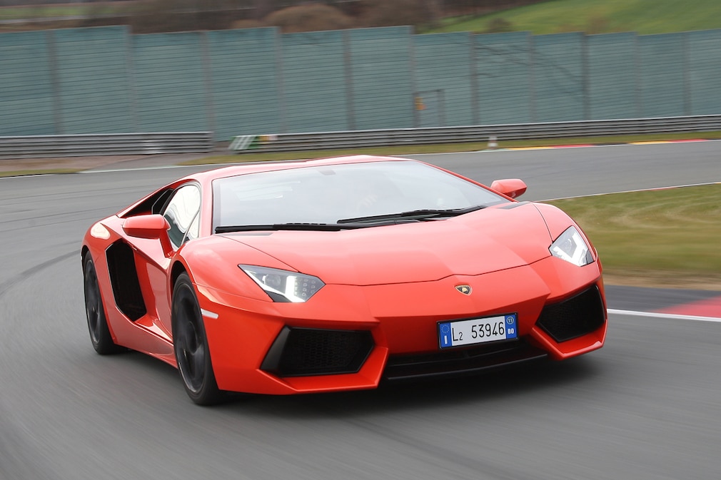 Lamborghini Aventador LP 700-4