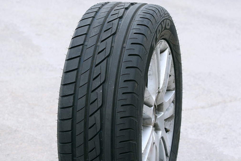 Toyo Proxes CF1 SUV