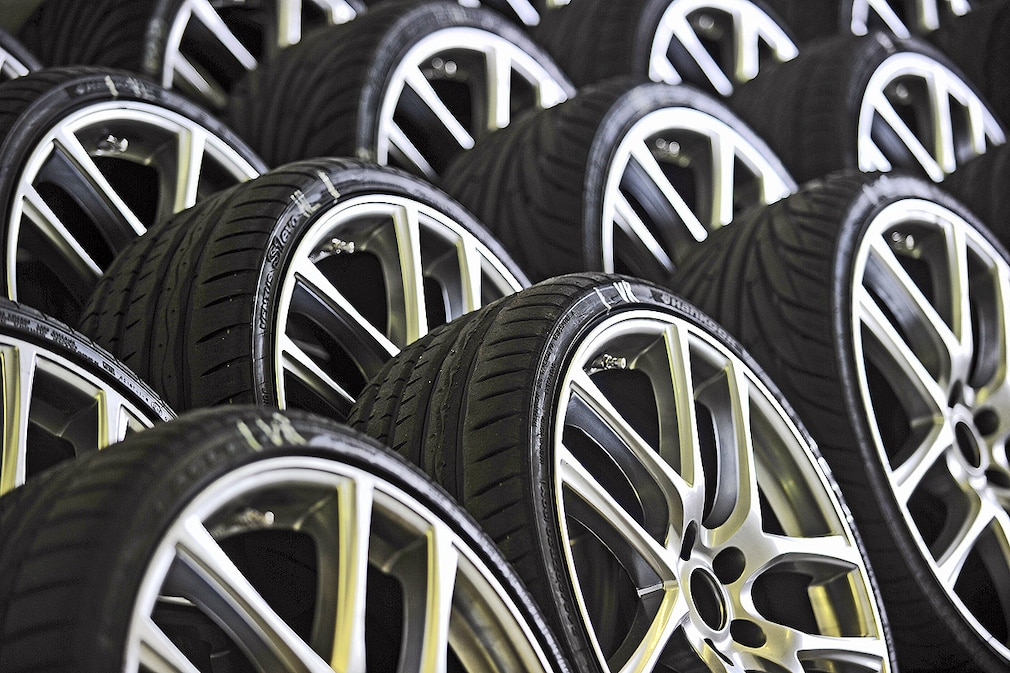 Reifentest 245/30 R 20