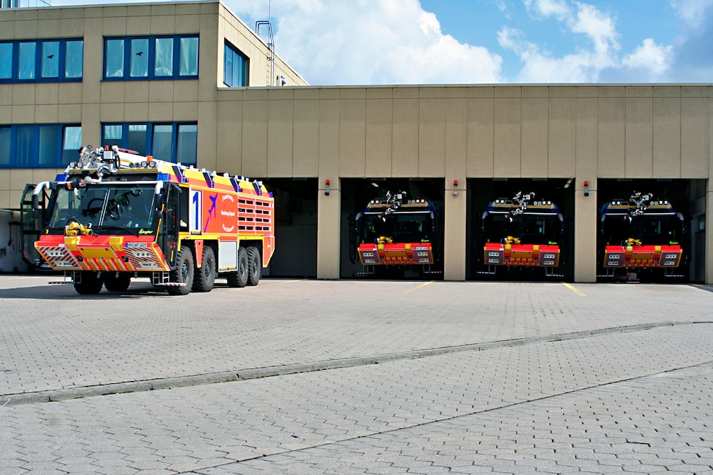 Ziegler Z8 am Flughafen Hamburg