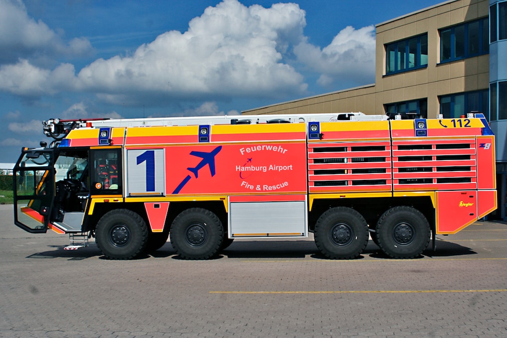 Ziegler Z8 am Flughafen Hamburg
