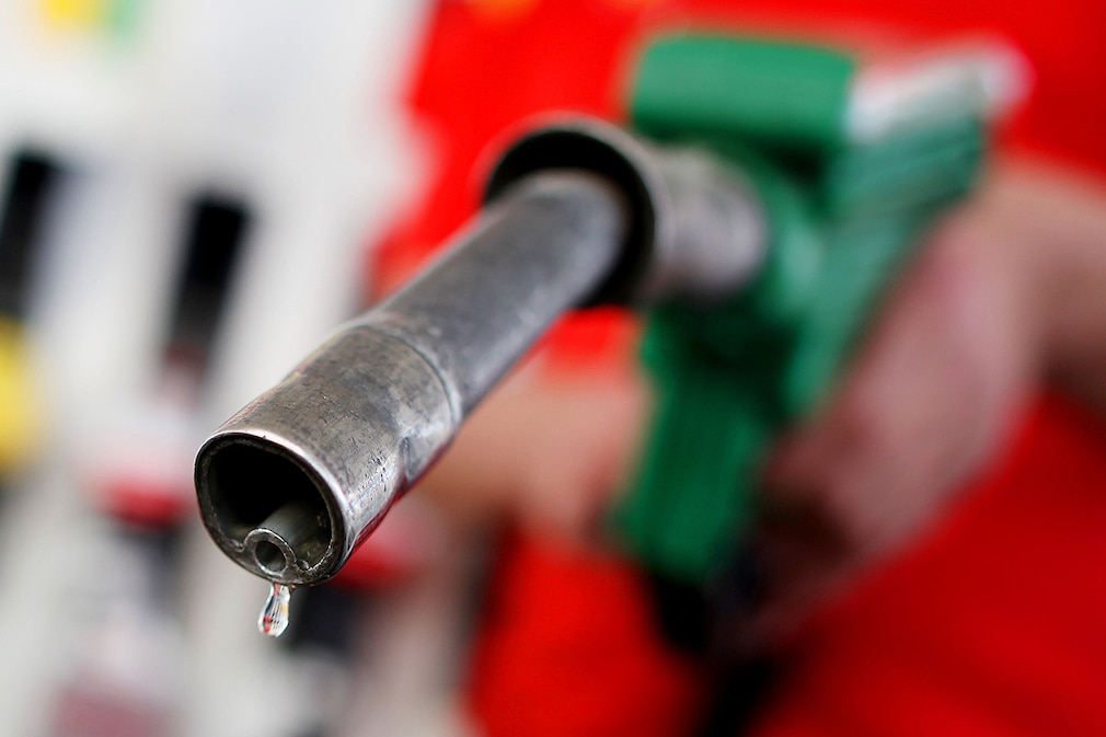 Gas pump nozzle