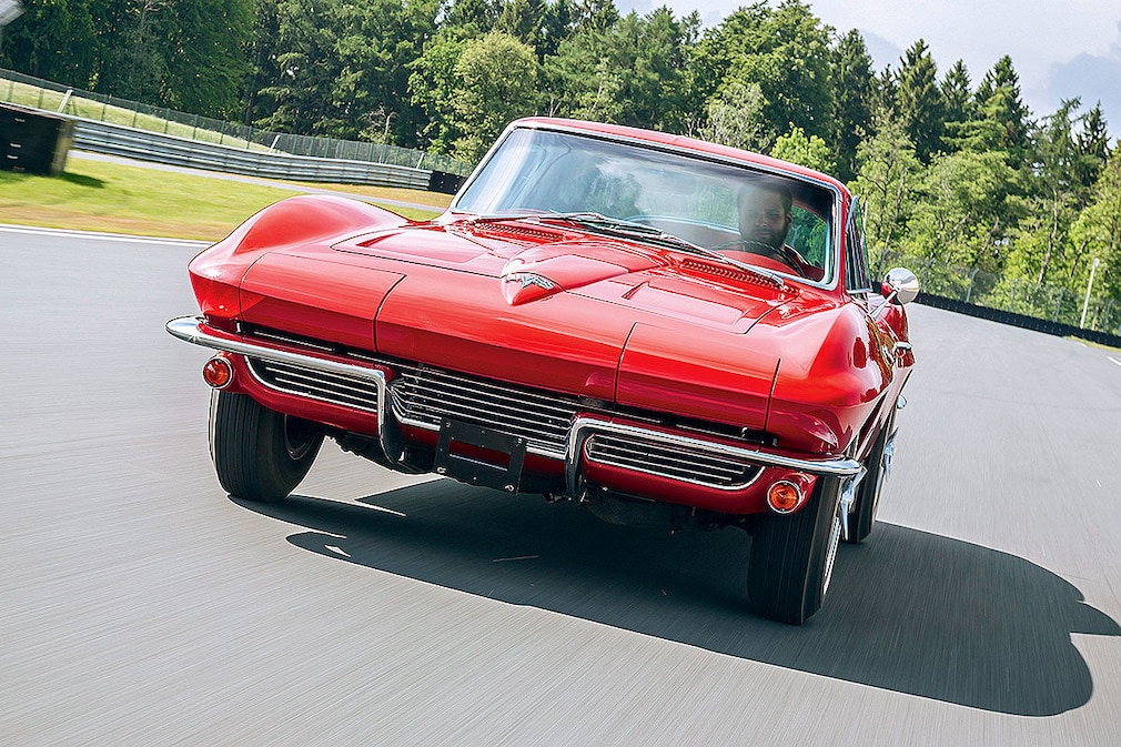 Chevrolet Corvette C2 Stingray