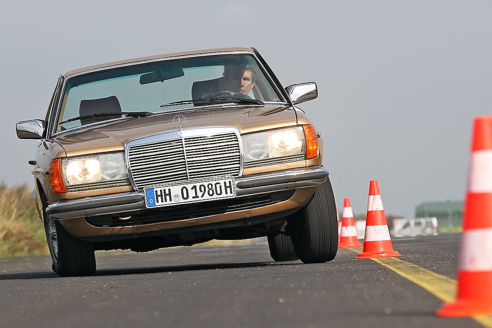 Mercedes-Benz 230 CE
