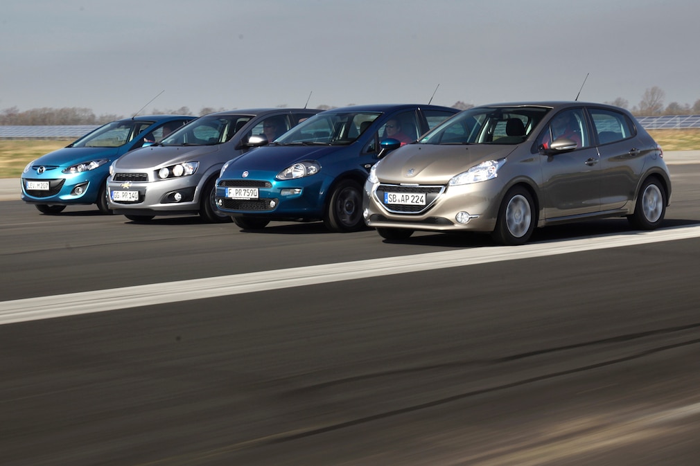 Chevrolet Aveo Fiat Punto Mazda2 Peugeot 208